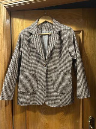 Americana mujer cuadros beige y marrón