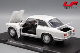 1:24 Alfa Romeo Giulia GT 1300 - Auto Vintage