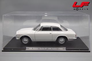 1:24 Alfa Romeo Giulia GT 1300 - Auto Vintage