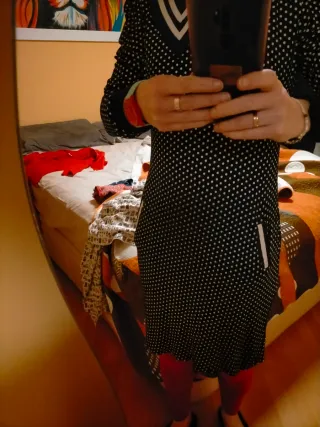 Vestido de lunares blanco y negro