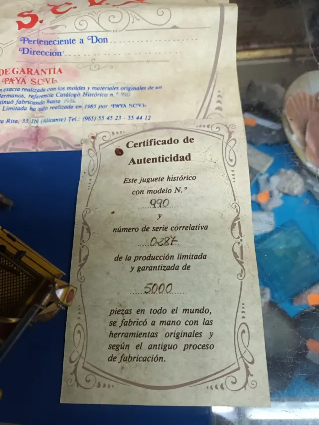 Macchina di latta Paya 990 con figura di Chaplin certificata