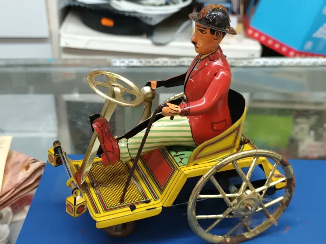 Macchina di latta Paya 990 con figura di Chaplin certificata