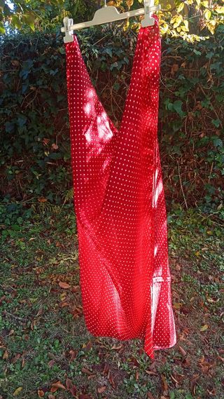 Fular seda rojo lunares