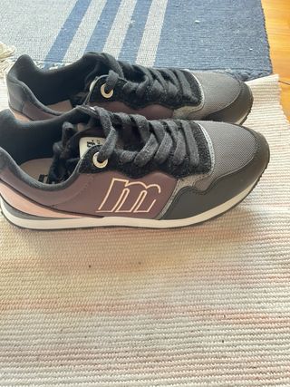 Zapatillas Mustang Mujer Negras y Rosas