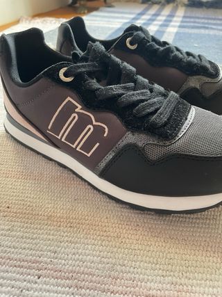 Zapatillas Mustang Mujer Negras y Rosas