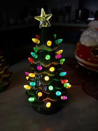 Albero di Natale in ceramica con luci