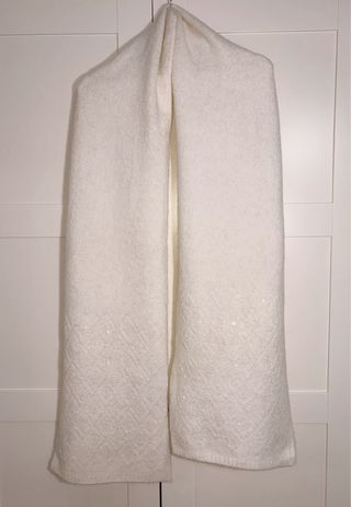 Bufanda blanca de lana y lentejuelas, Zara