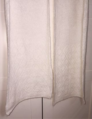 Bufanda blanca de lana y lentejuelas, Zara