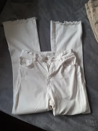 Pantalones Stradivarius mujer beige y blanco