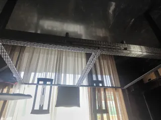 Mesa de jardín de ratán y vidreo negro.extensible