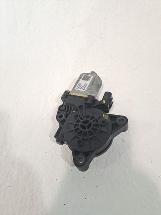 MOTOR ELEVALUNAS DELANTERO IZQUIERDO HYUNDAI BAYON