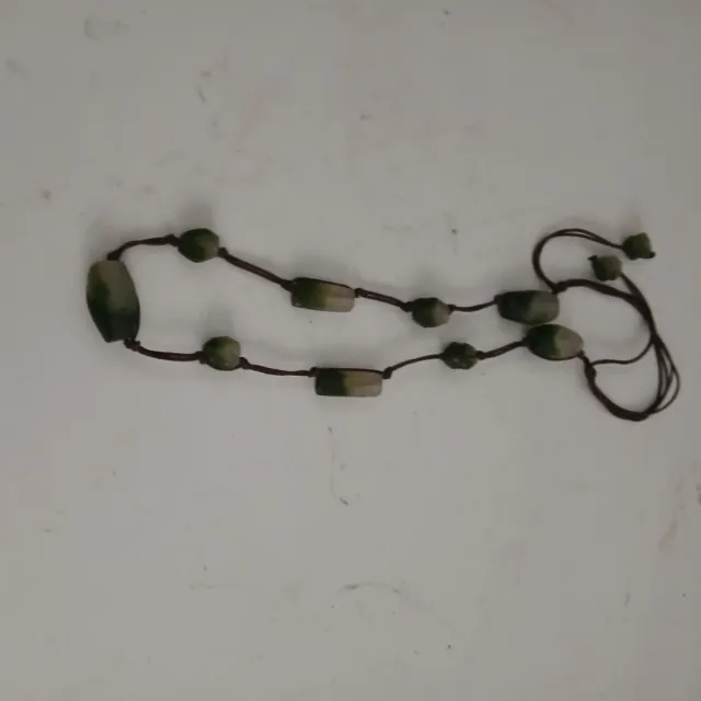 Collare prezioso in giada con cordino