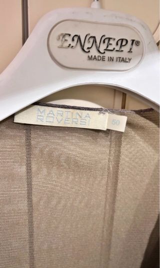 Vestito con scialle floreale