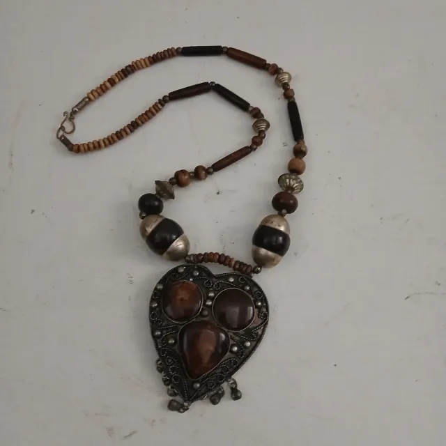 Collare Cuore con Pietre Marroni