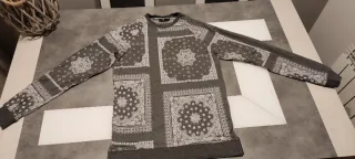 Sudadera gris con estampado bandana Talla L