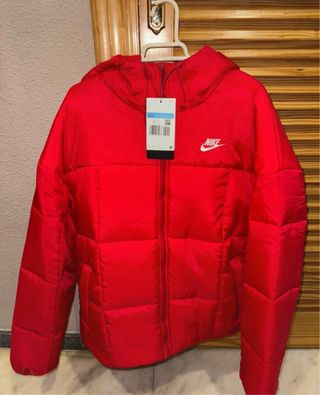 Chaqueta Nike Roja con Capucha