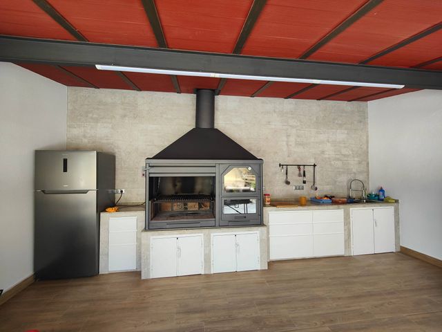 Barbacoa Forno Metal e Cristal