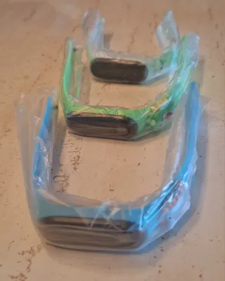 Confezione con 21 orologi digitali per bambini