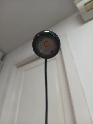 Lámpara de pie negra de Ikea flexible