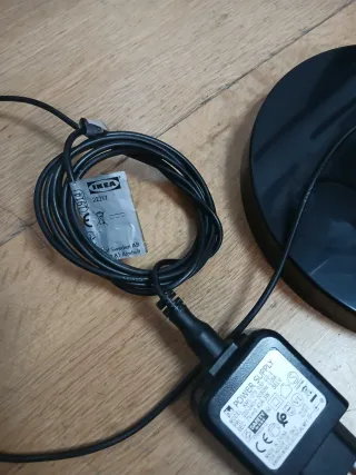 Lámpara de pie negra de Ikea flexible