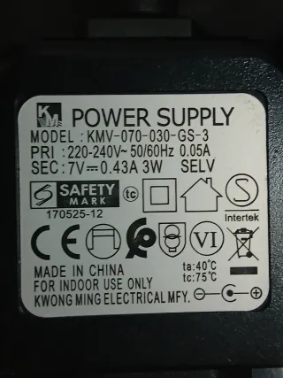 Lámpara de pie negra de Ikea flexible