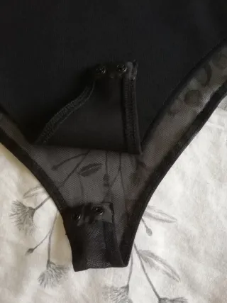 Body negro crepe y tul Zara