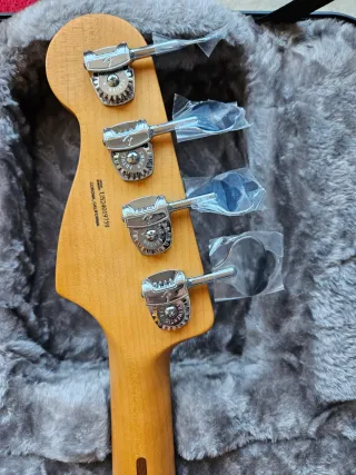 Fender Precision American Ultra II Noble Blue