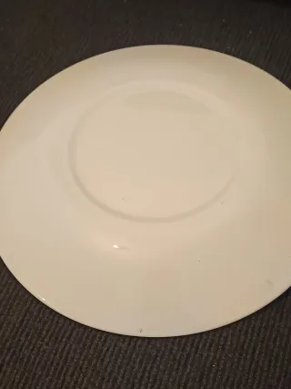 Coppia di Antichi Piatti Decorativi