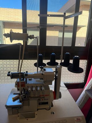 Máquina de coser overlock TOP 100 con puller