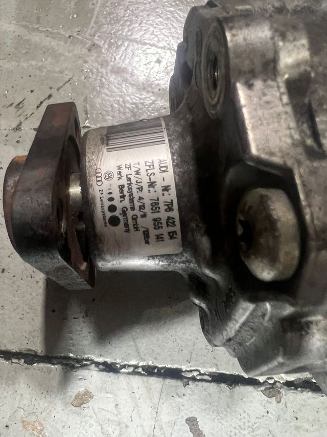 Bomba Dirección VW/Audi