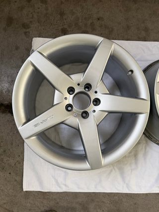 Llantas de aleación plateadas