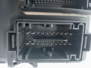 CAJA RELES / FUSIBLES OPEL CORSA D