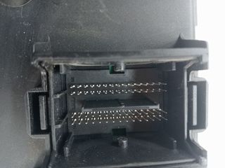 CAJA RELES / FUSIBLES OPEL CORSA D