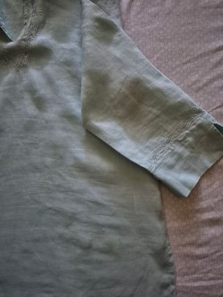 Camisa verde bordada