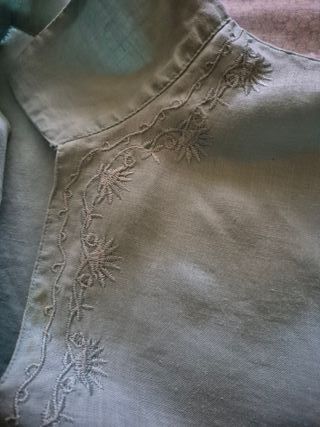 Camisa verde bordada