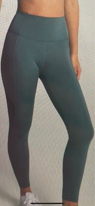 Legging deportivo color verde azulado.