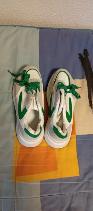 Botines blancos y verdes