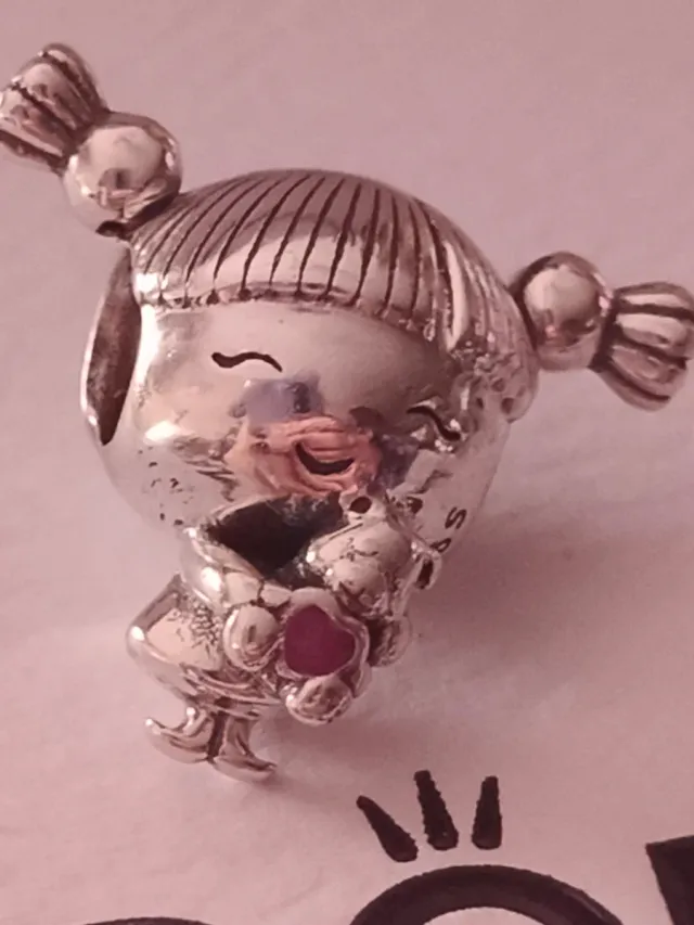 Charm Pandora Niña con Osito Rosa