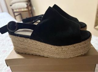 Sandalias cuña negras