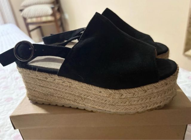 Sandalias cuña negras