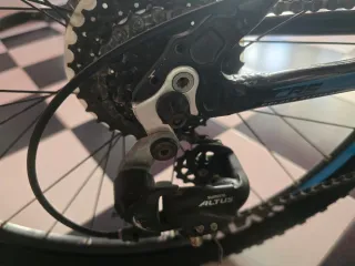 Bicicleta de Montaña Negra y Azul