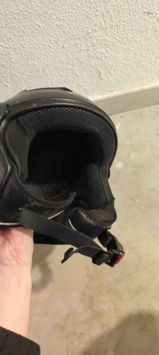 Casco LS2 Negro con Rayas Amarillas