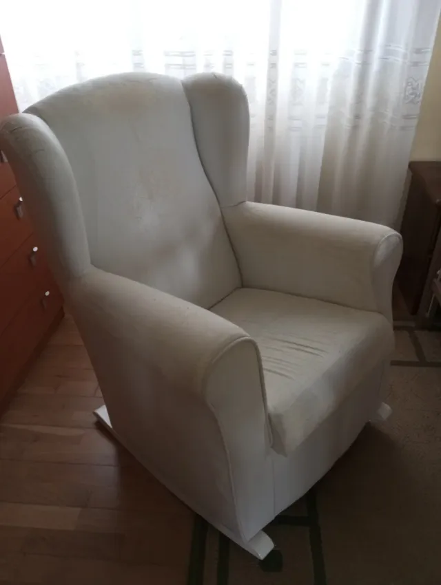 Sillón de lactancia blanco