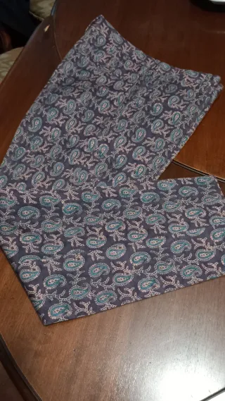 Pantaloni uomo fantasia.