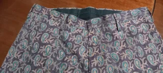 Pantaloni uomo fantasia.