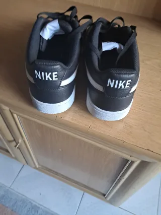 Zapatillas Nike Negras y Blancas