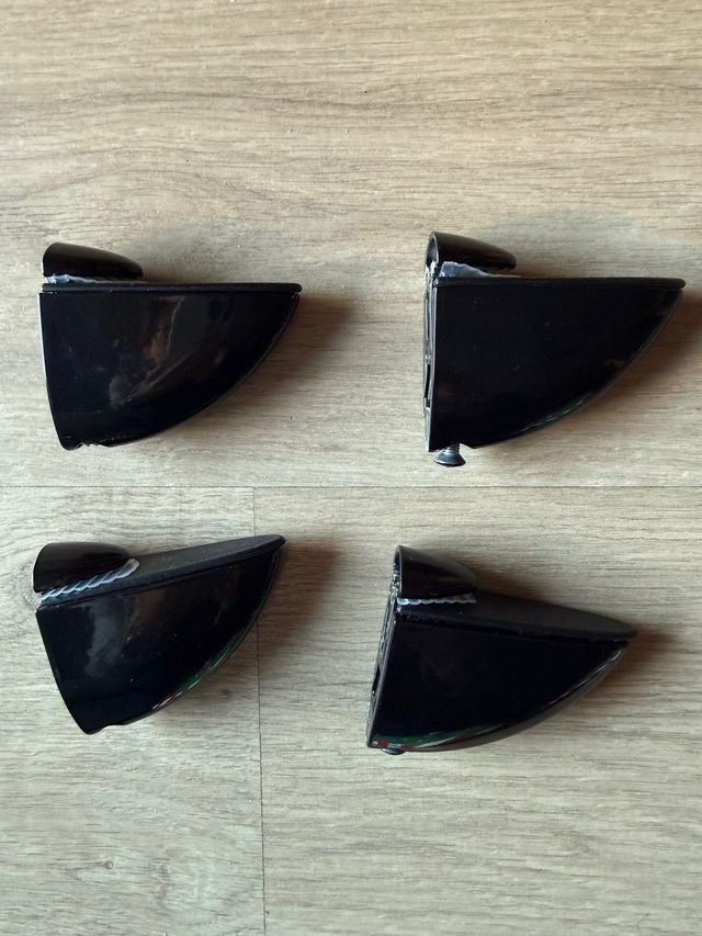 Escuadras Pelícano Nero Medie