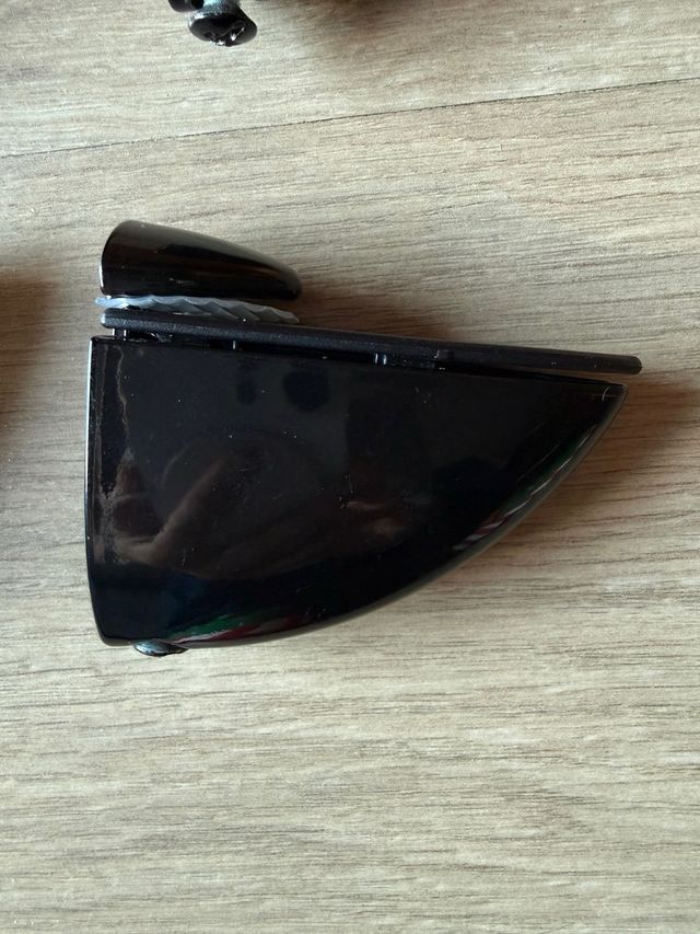 Escuadras Pelícano Nero Medie