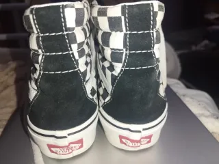 Zapatillas Vans Sk8-Hi Unisex Negras y Blancas