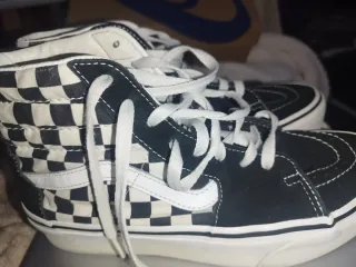 Zapatillas Vans Sk8-Hi Unisex Negras y Blancas